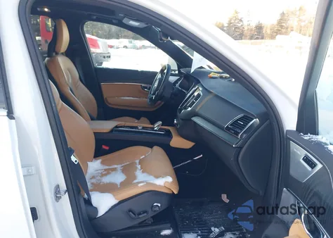 2021 Volvo Xc90 Recharge Plug-In Hybrid T8 Inscription 7 Passenger z USA, uszkodzony, nr VIN YV4BR0CL8M1673149